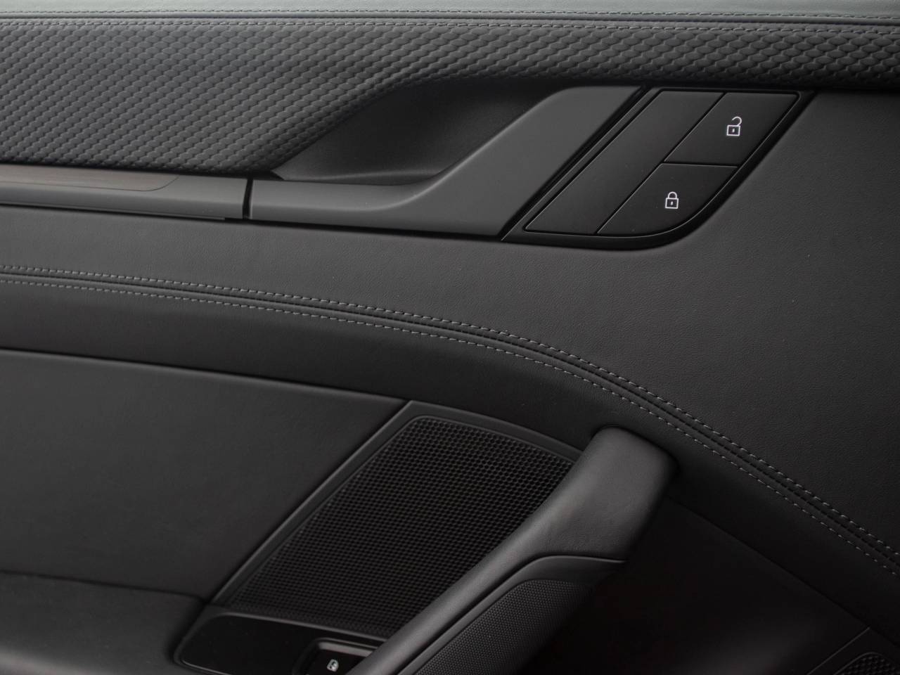 911 (992) GT3 TOURING PDK (1) image 36