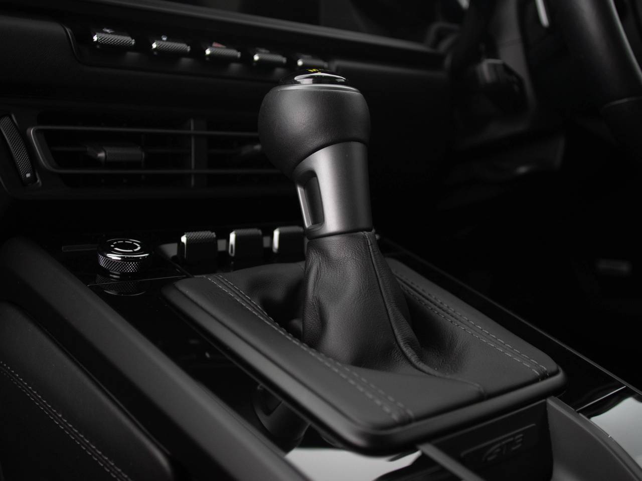 911 (992) GT3 TOURING PDK (1) image 44