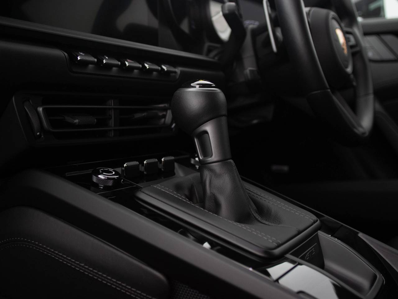 911 (992) GT3 TOURING PDK (1) image 42