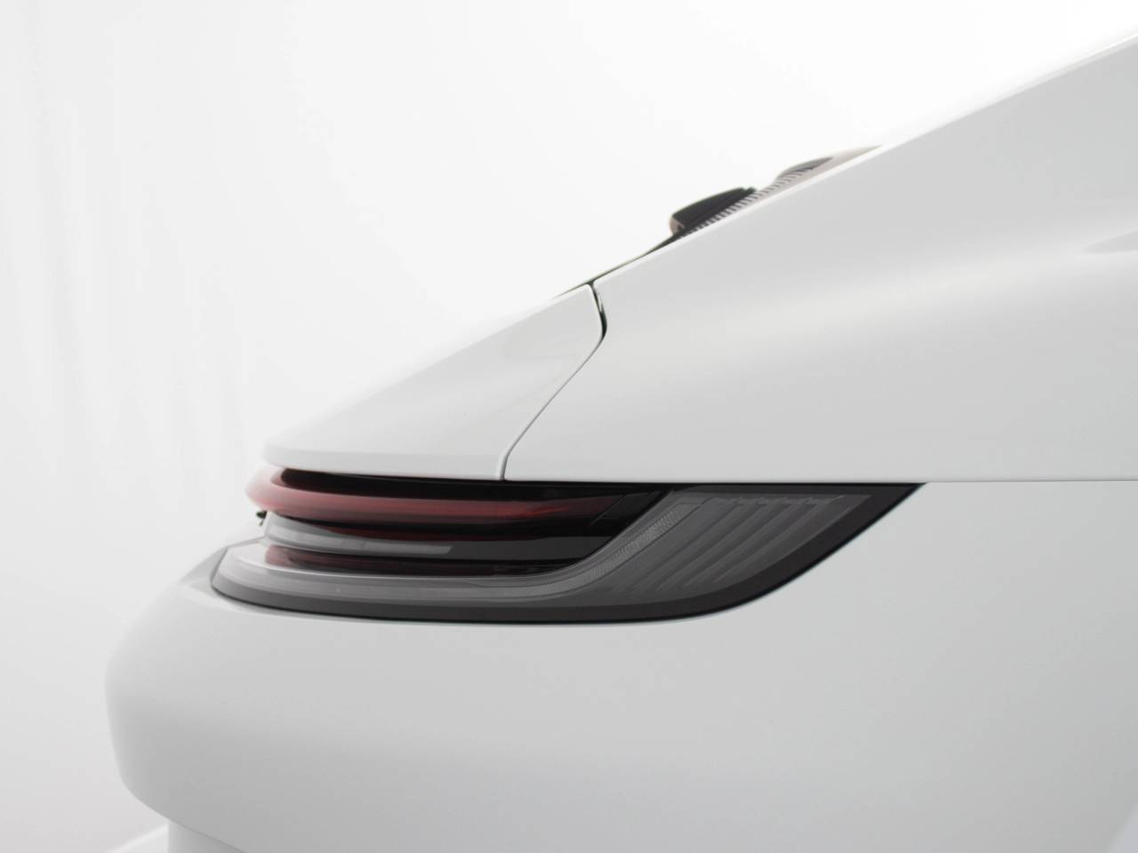 911 (992) GT3 TOURING PDK (1) image 27
