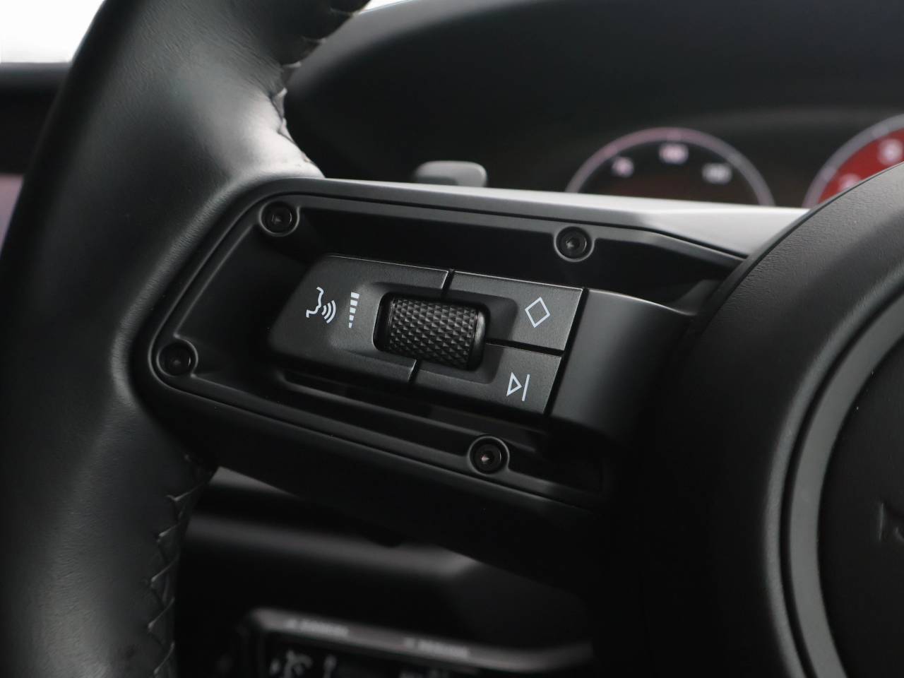 911 (992) CARRERA PDK (15) image 36