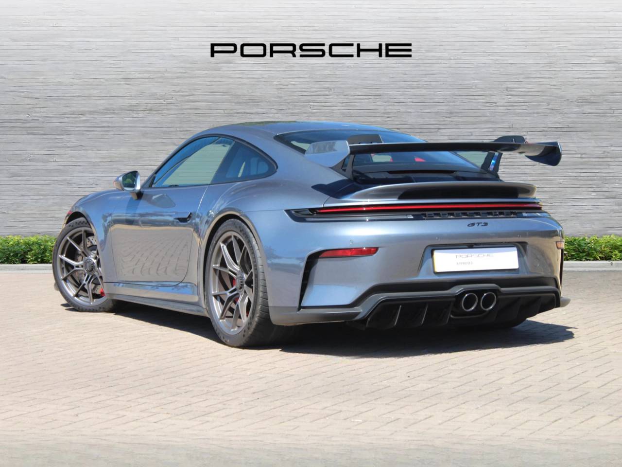 911 (992) GT3 (2) image 02