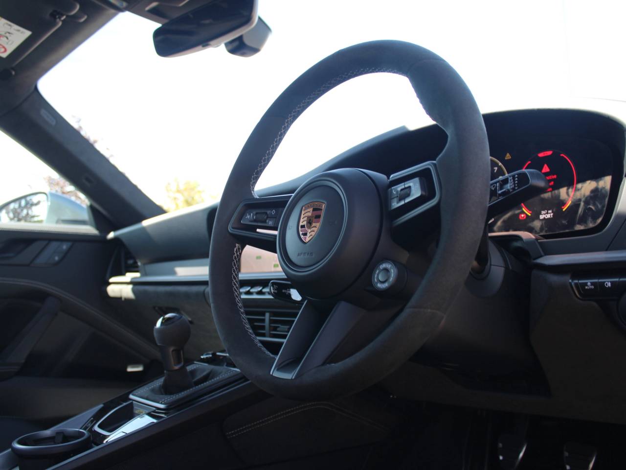 911 (992) GT3 (2) image 05