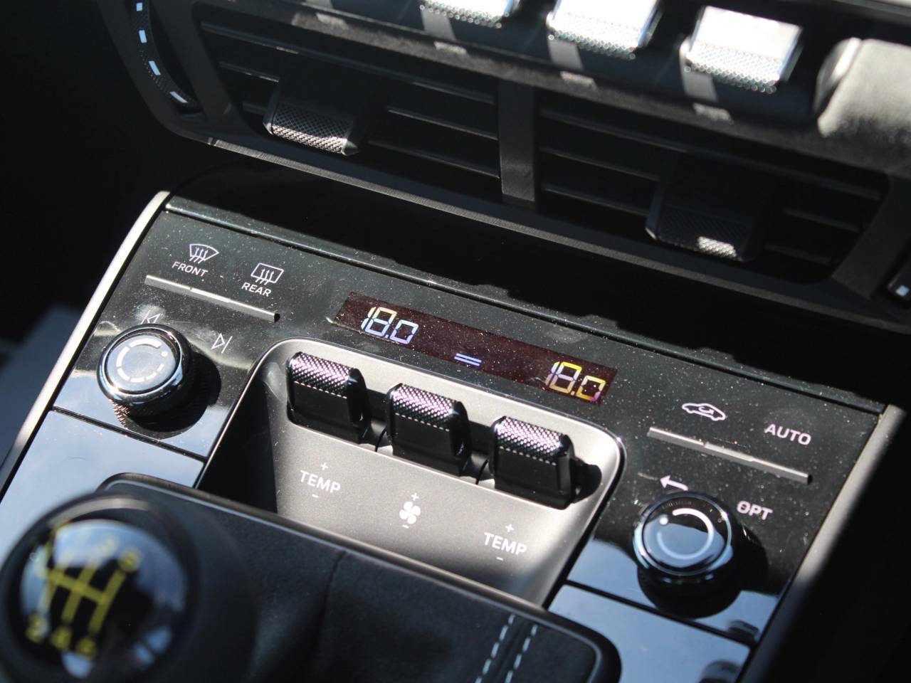 911 (992) GT3 (2) image 35