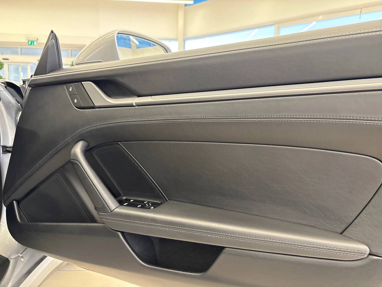 911 (992) TARGA 4 PDK (1) image 34