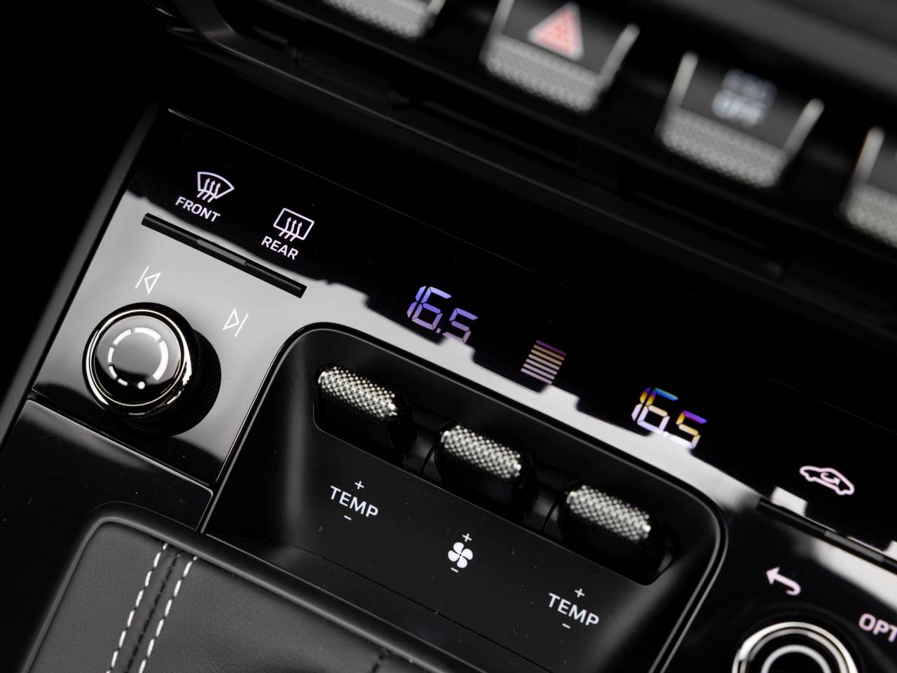 911 (992) GT3 TOURING PDK (4) image 57