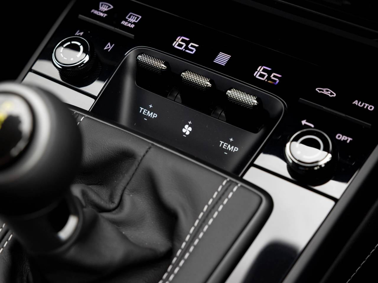 911 (992) GT3 TOURING PDK (4) image 58
