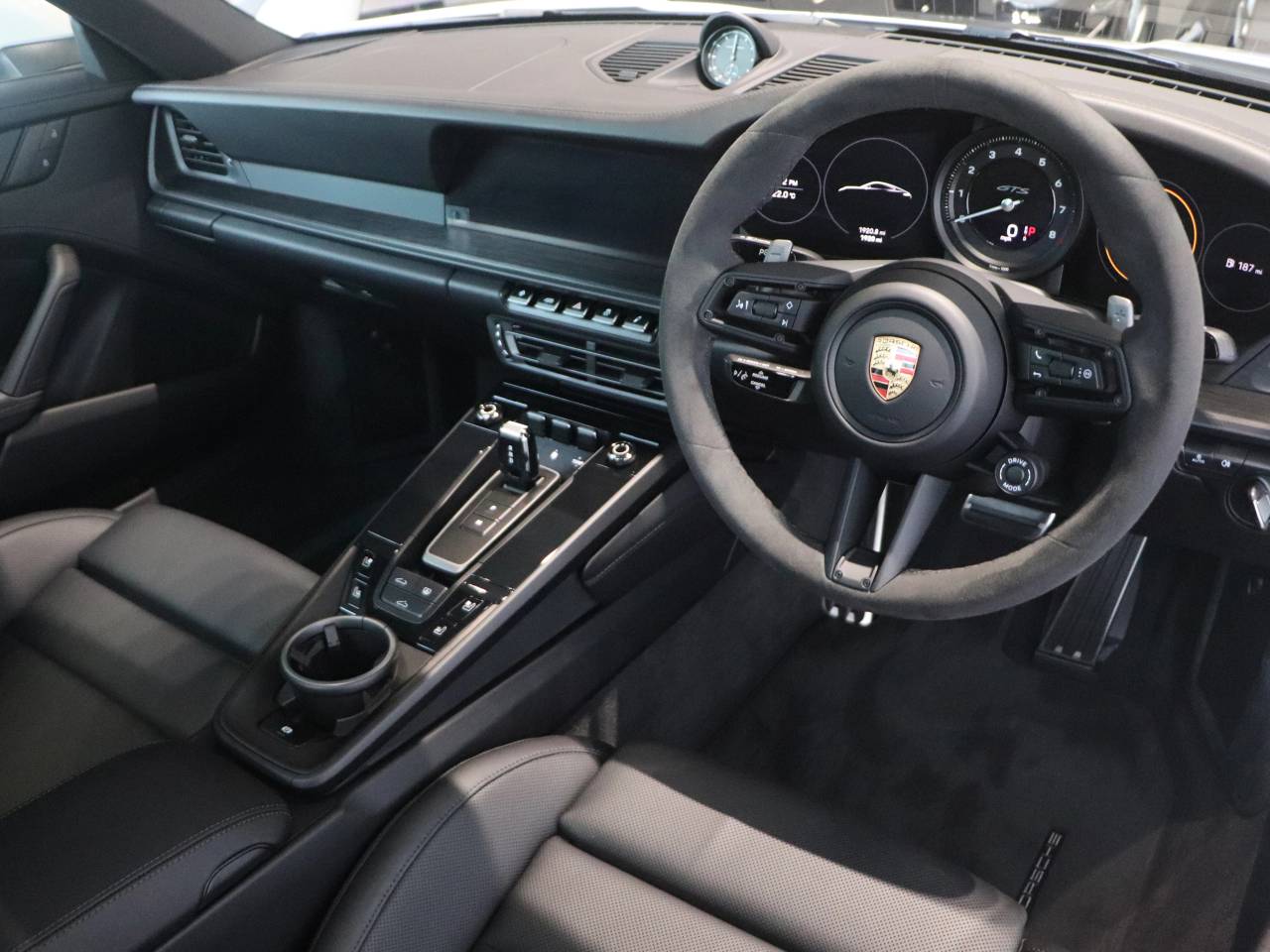 911 (992) CARRERA GTS PDK (42) image 04