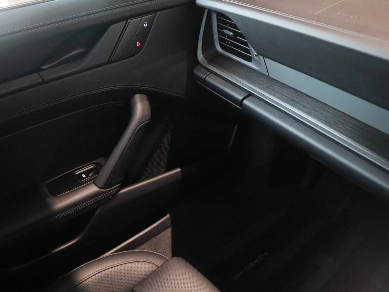 911 (992) CARRERA GTS PDK (42) image 33