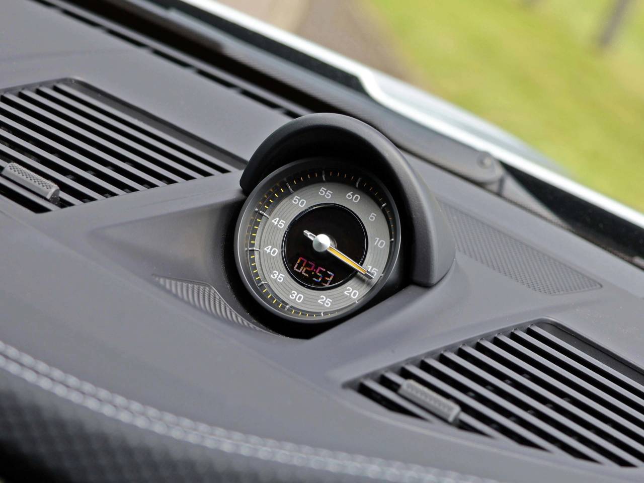 911 (992) GT3 TOURING PDK (17) image 25