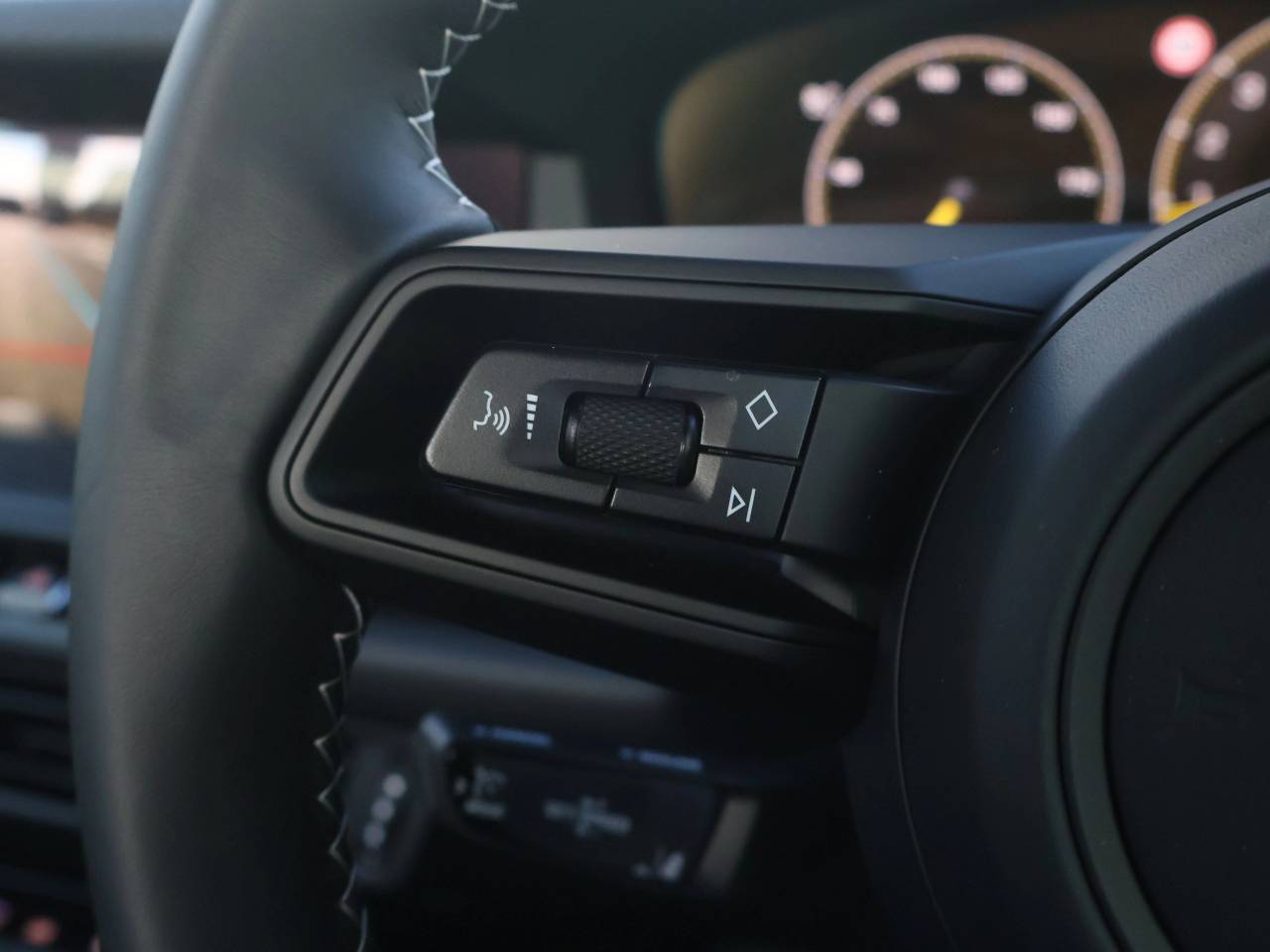 911 (992) GT3 TOURING (4) image 33