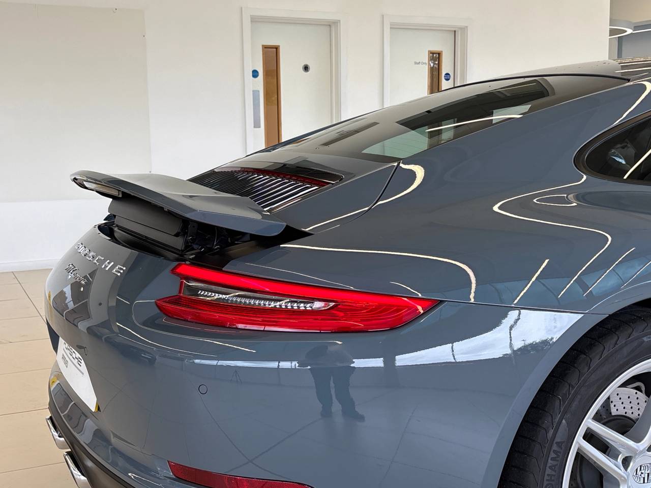 911 (991) CARRERA (1) image 21