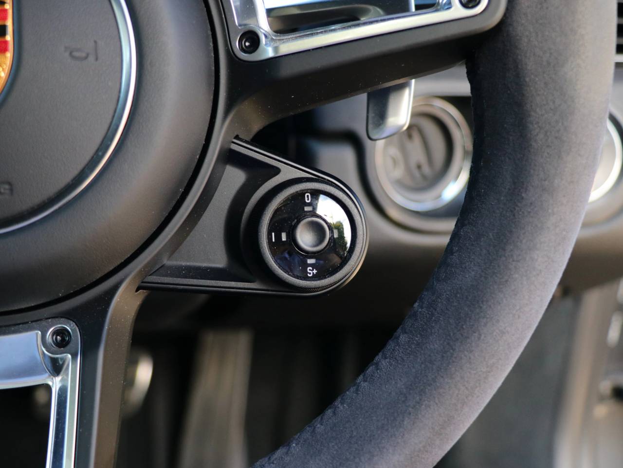911 CARRERA 4 GTS PDK (1) image 23