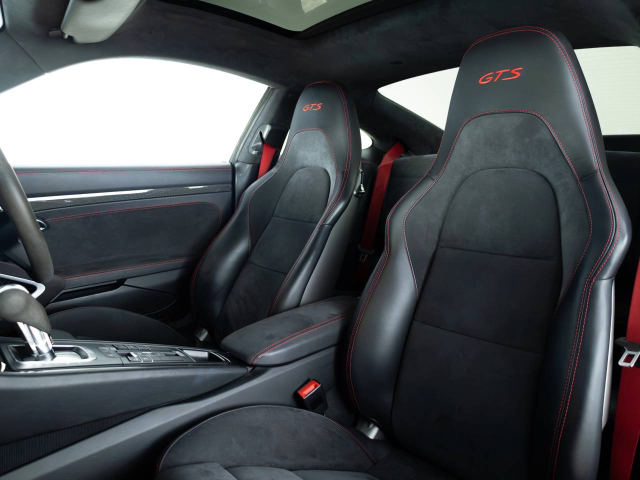 911 CARRERA 4 GTS PDK (1) image 16