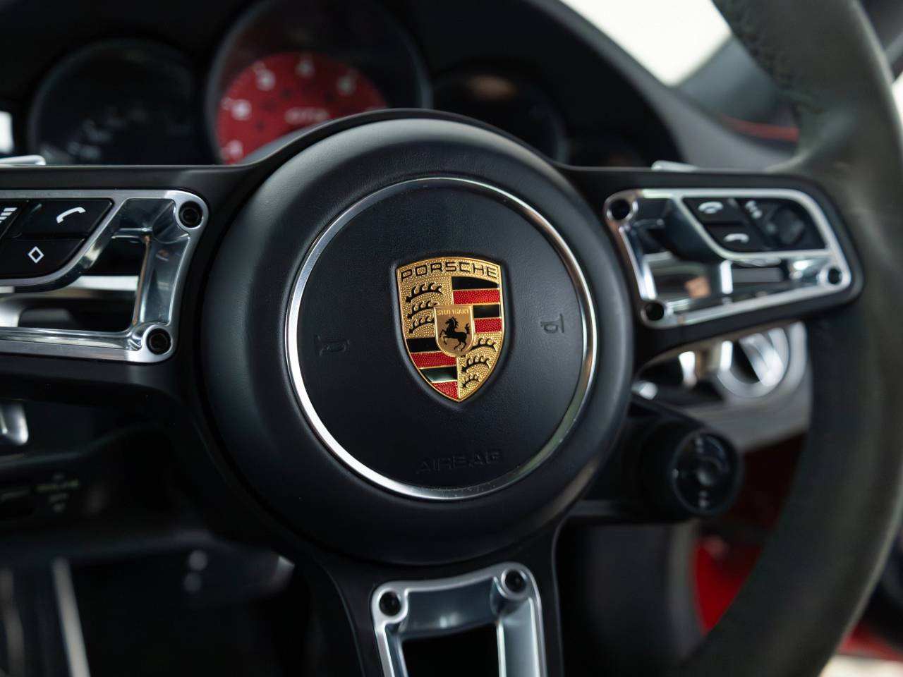 911 CARRERA 4 GTS PDK (1) image 21