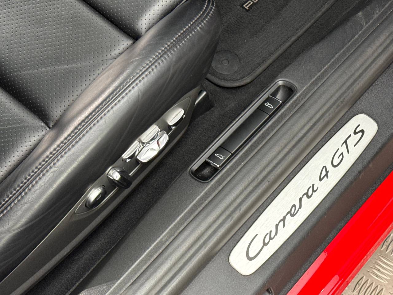 911 CARRERA 4 GTS PDK (21) image 36