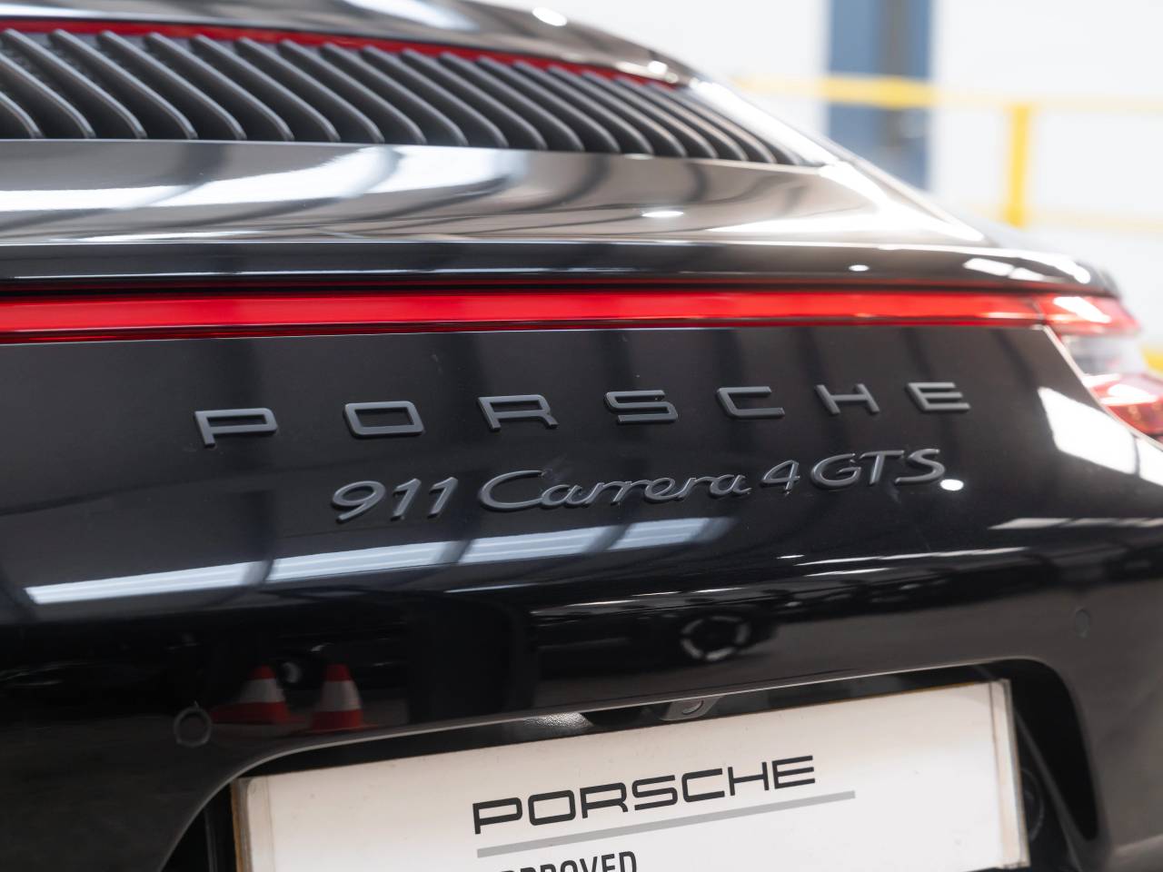 911 CARRERA 4 GTS PDK (3) image 17