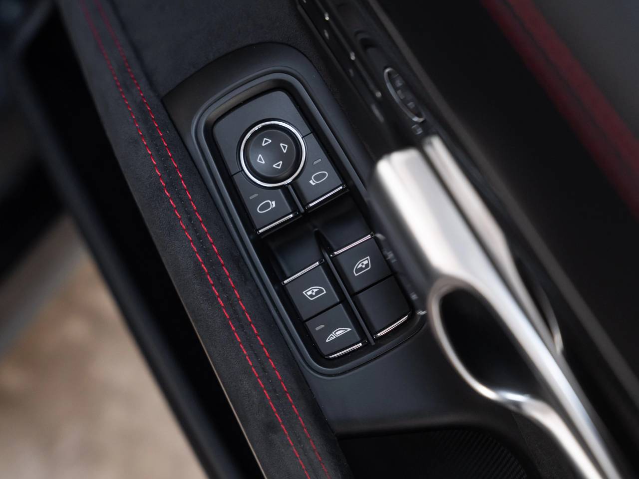911 CARRERA 4 GTS PDK (3) image 31