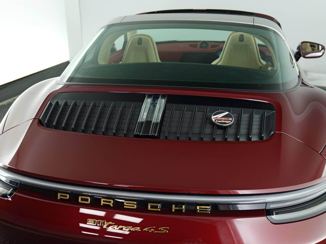 911 (992) TARGA 4S HERITAGE (1) image 13