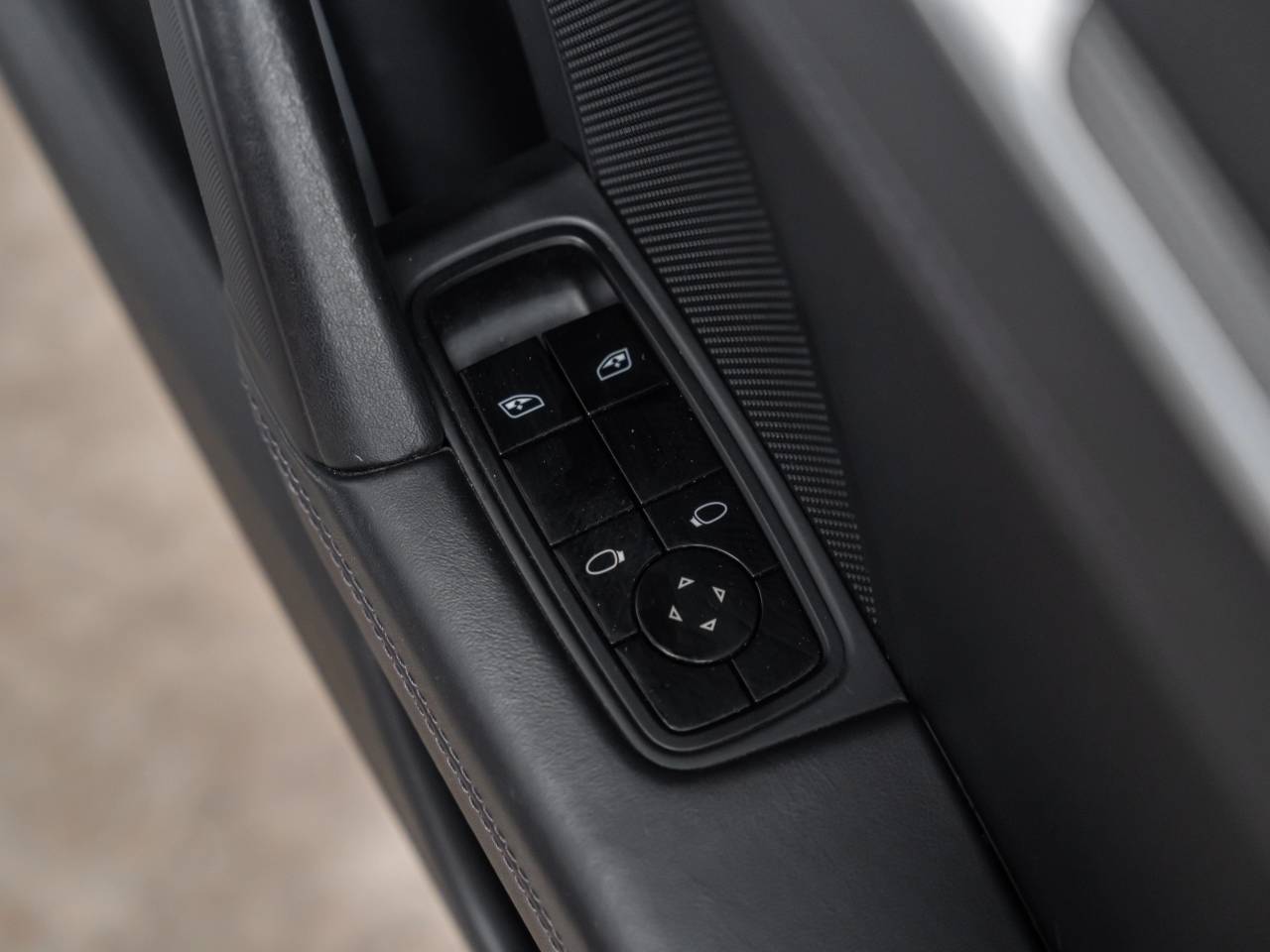 911 (992) TARGA 4S image 29