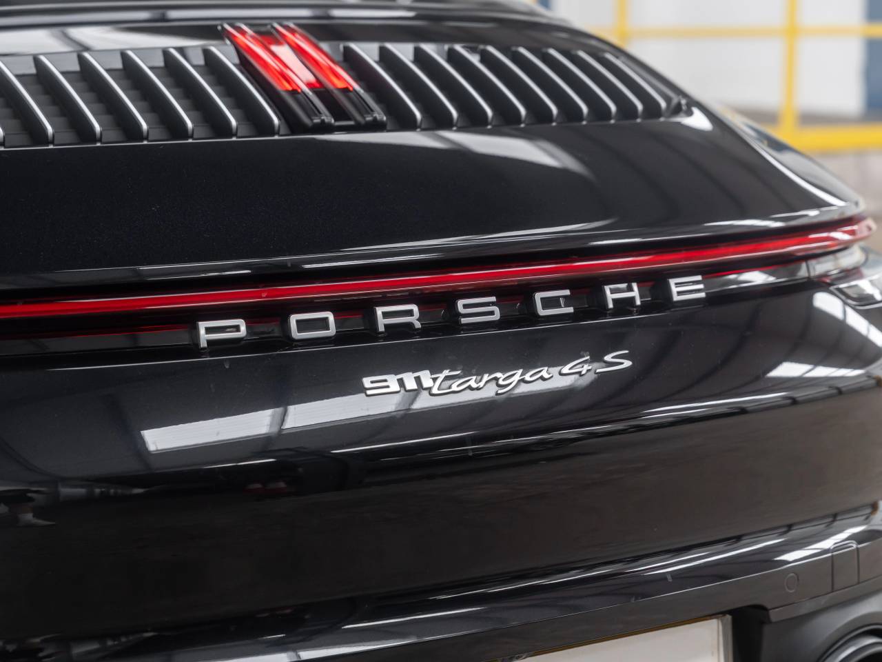 911 (992) TARGA 4S image 16