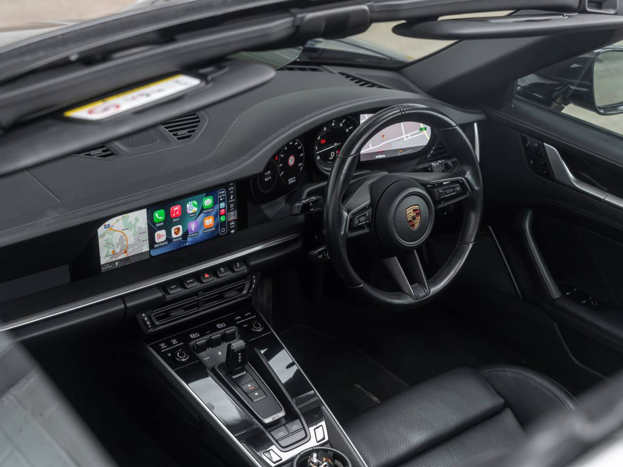 911 (992) TARGA 4S image 24