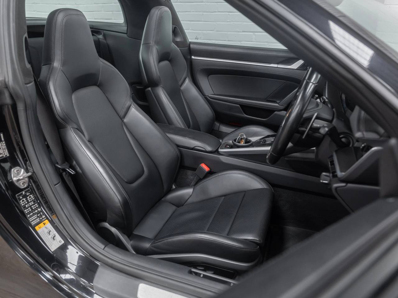 911 (992) TARGA 4S image 05