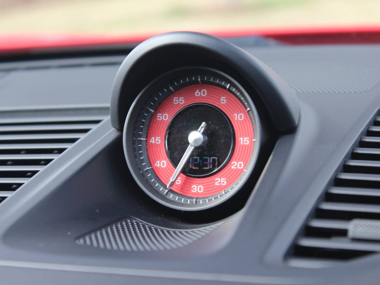 911 (992) CARRERA 4 GTS (2) image 31