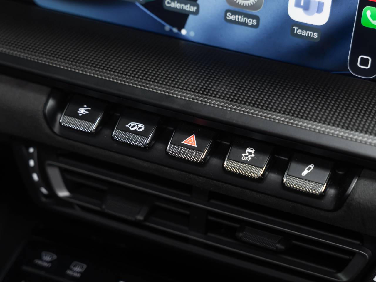 911 (992) CARRERA 4 GTS image 40