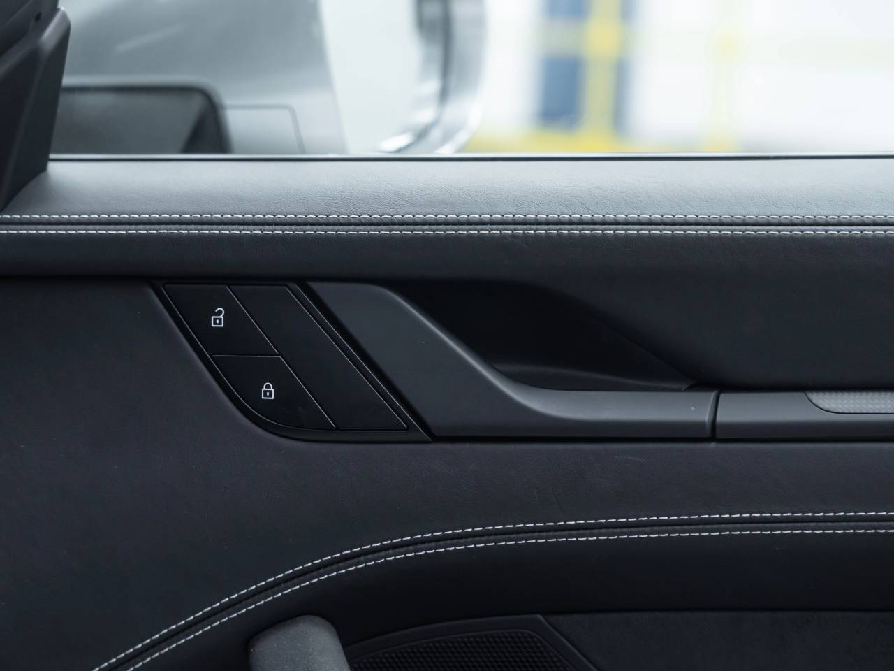 911 (992) CARRERA 4 GTS image 27