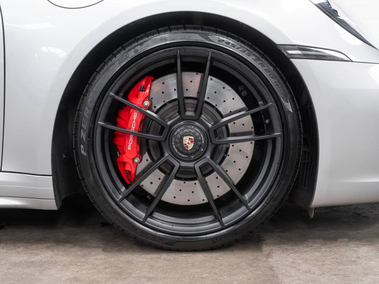 911 (992) CARRERA 4 GTS image 06