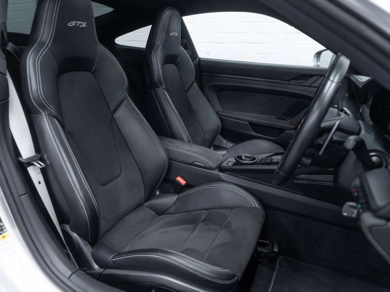 911 (992) CARRERA 4 GTS image 05