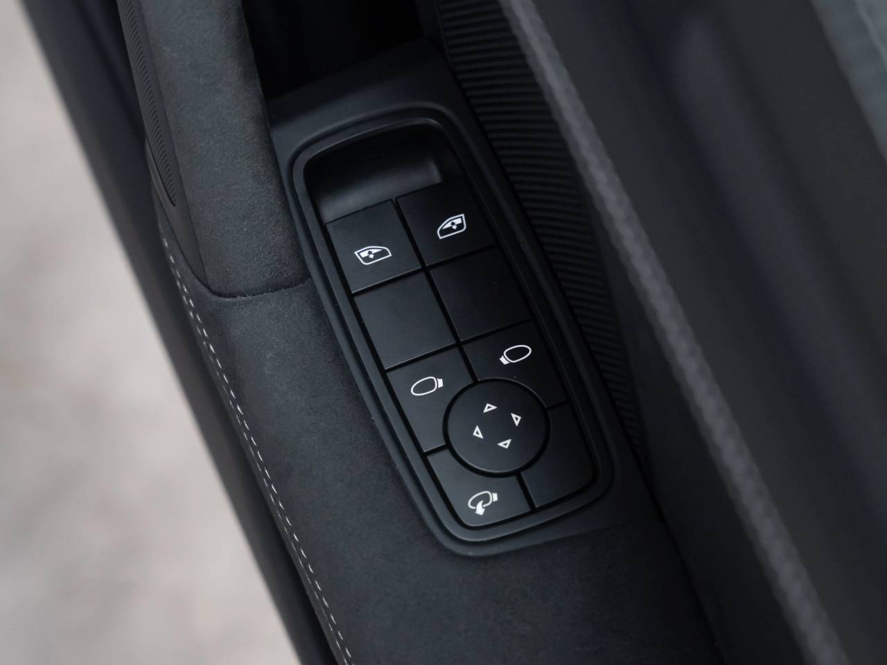 911 (992) CARRERA 4 GTS image 28