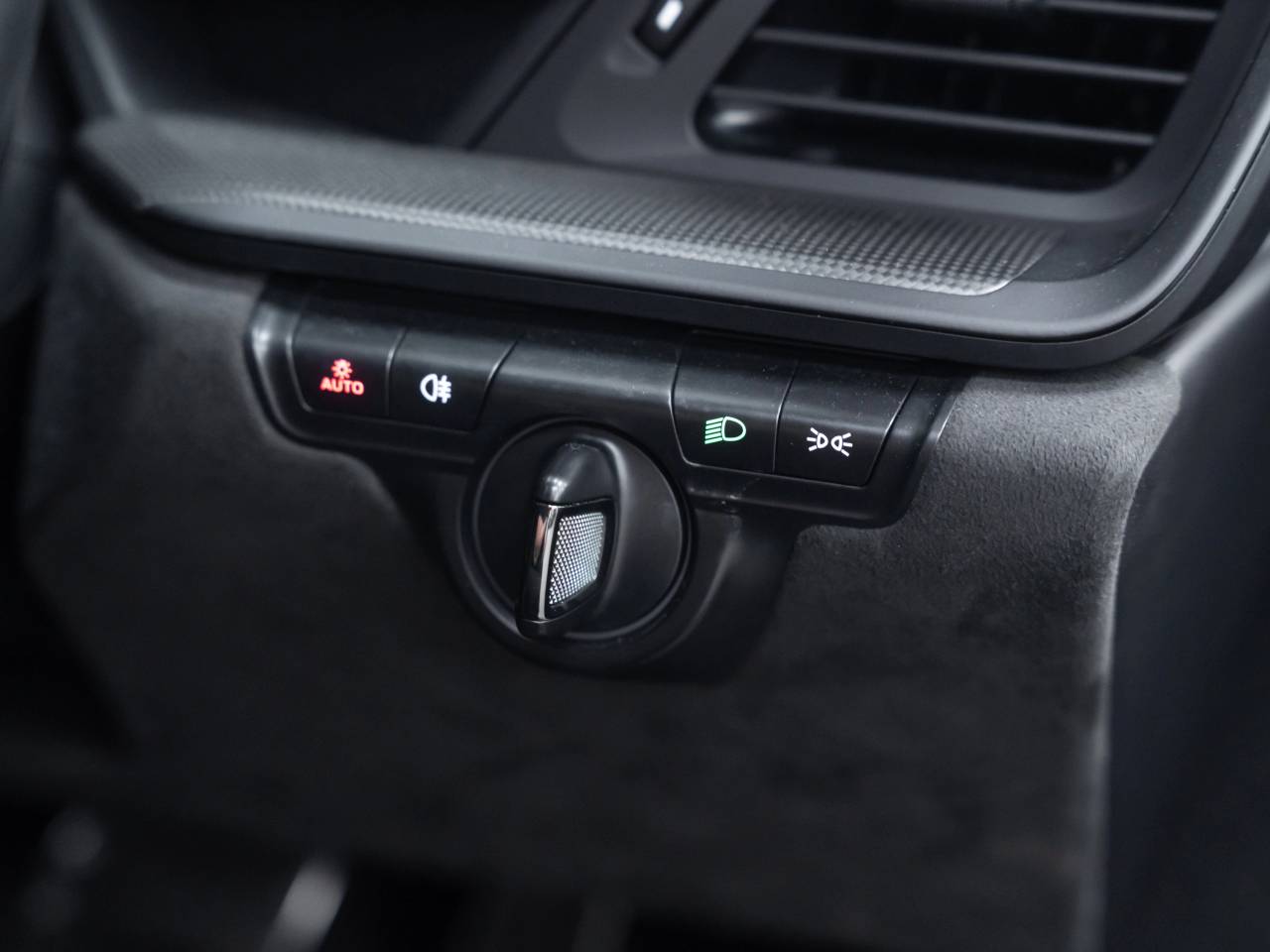 911 (992) CARRERA 4 GTS image 30