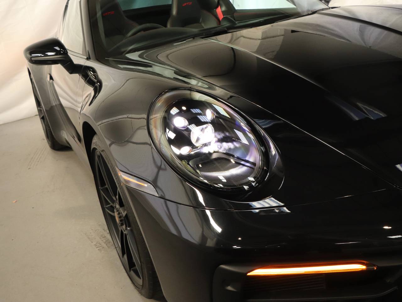911 (992) TARGA 4 GTS (3) image 12