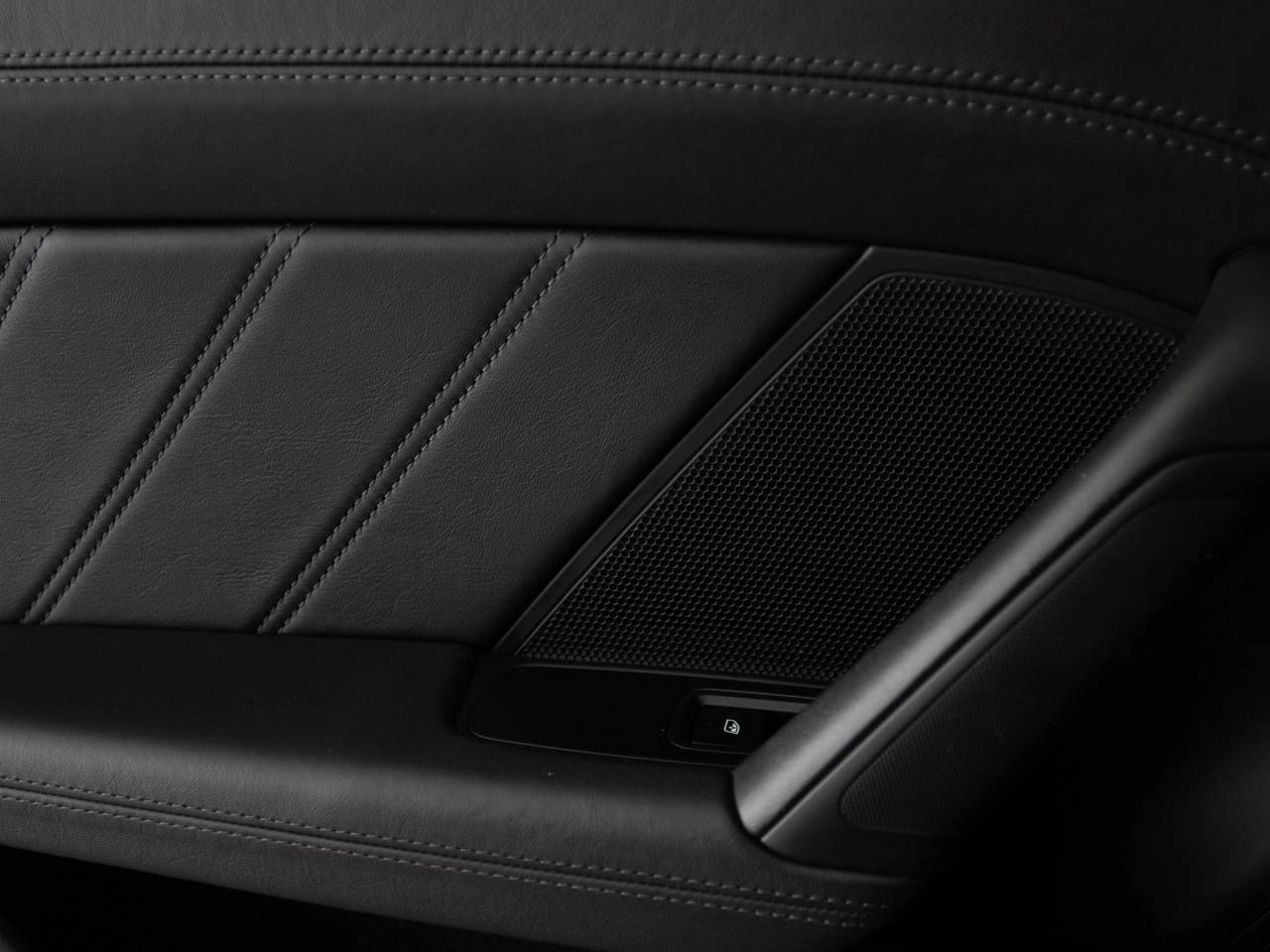 911 (992) TURBO S PDK (2) image 25