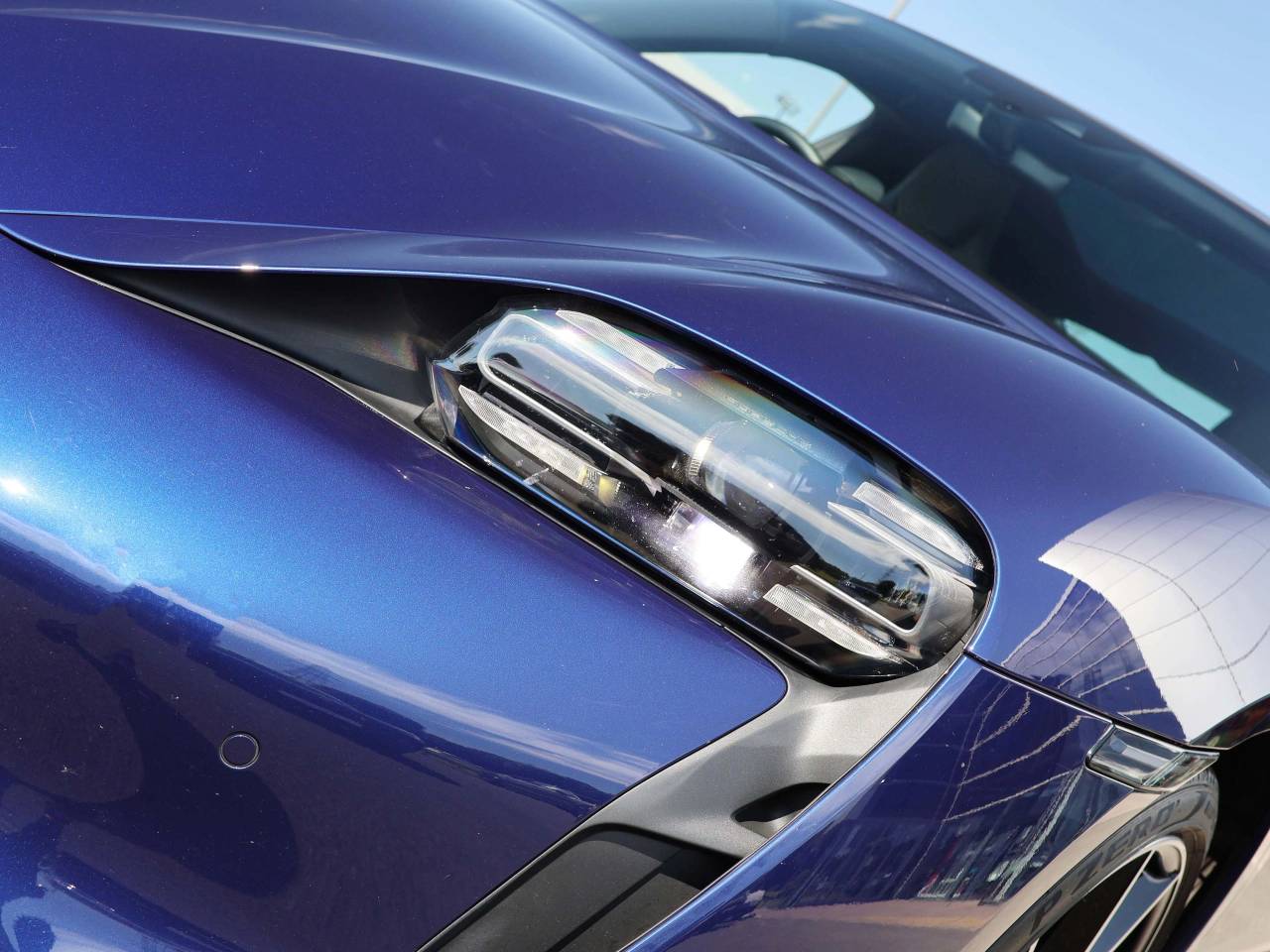 Taycan 4S (93KWH) (81) image 13