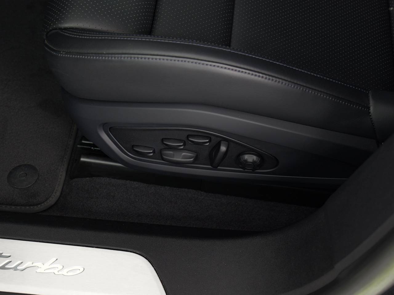Taycan TURBO CROSS TURISMO (6) image 40
