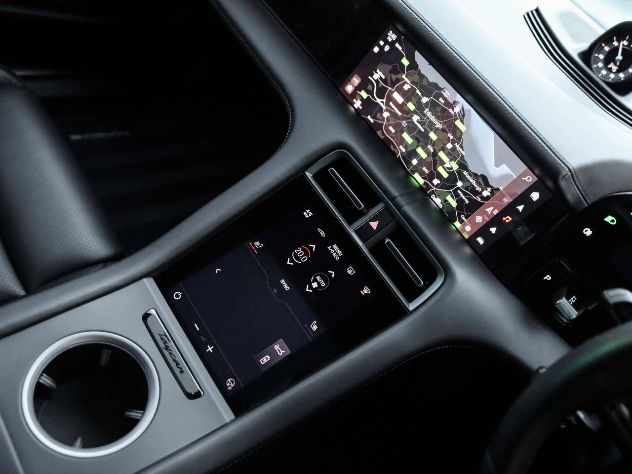 Taycan 4S (2) image 25