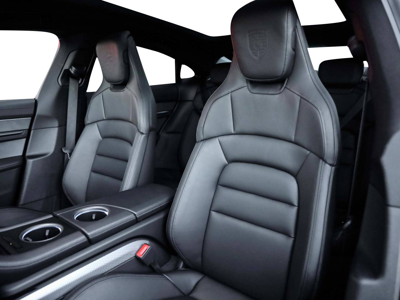 Taycan 4S (2) image 15