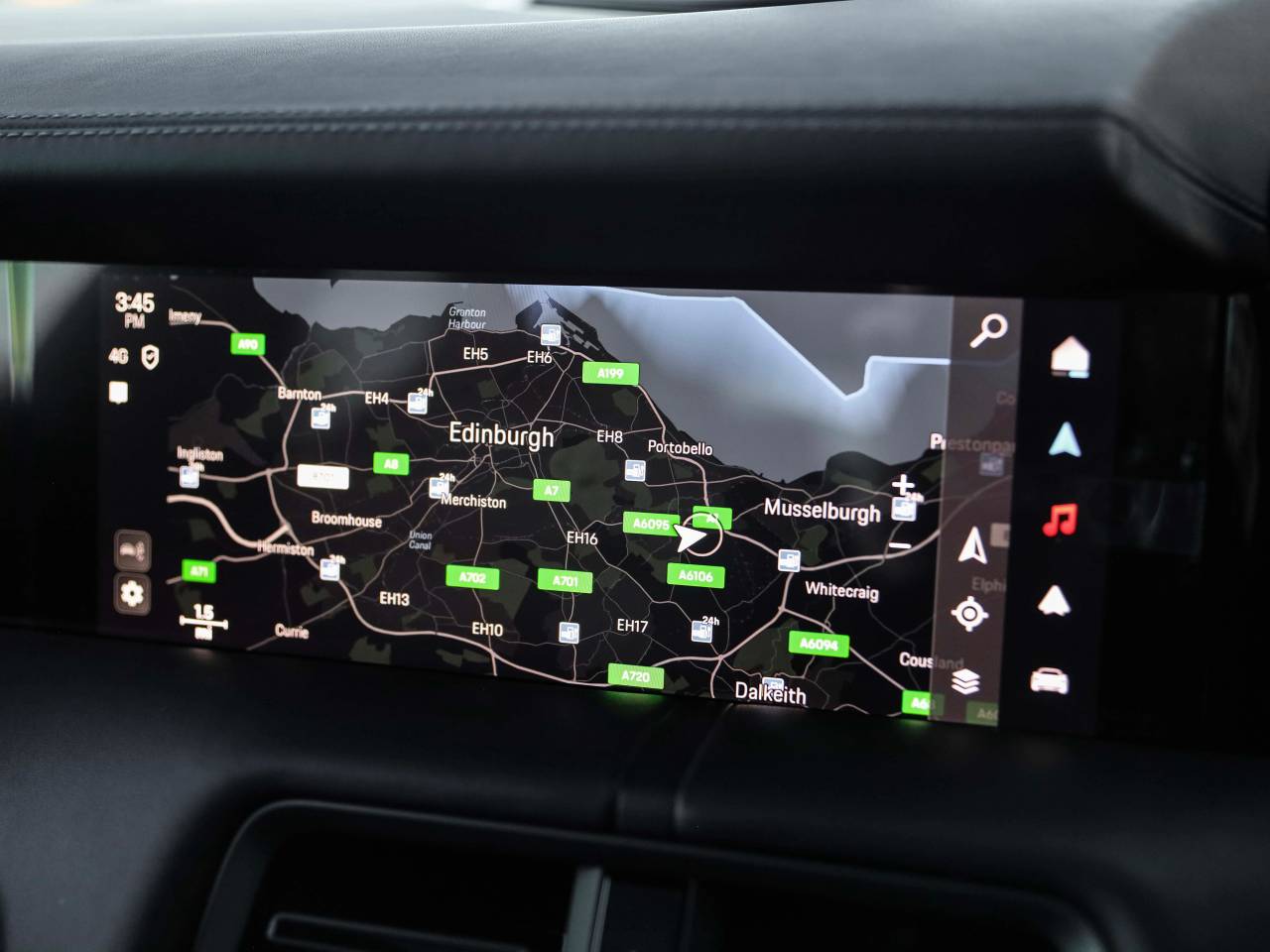 Taycan 4S (2) image 24