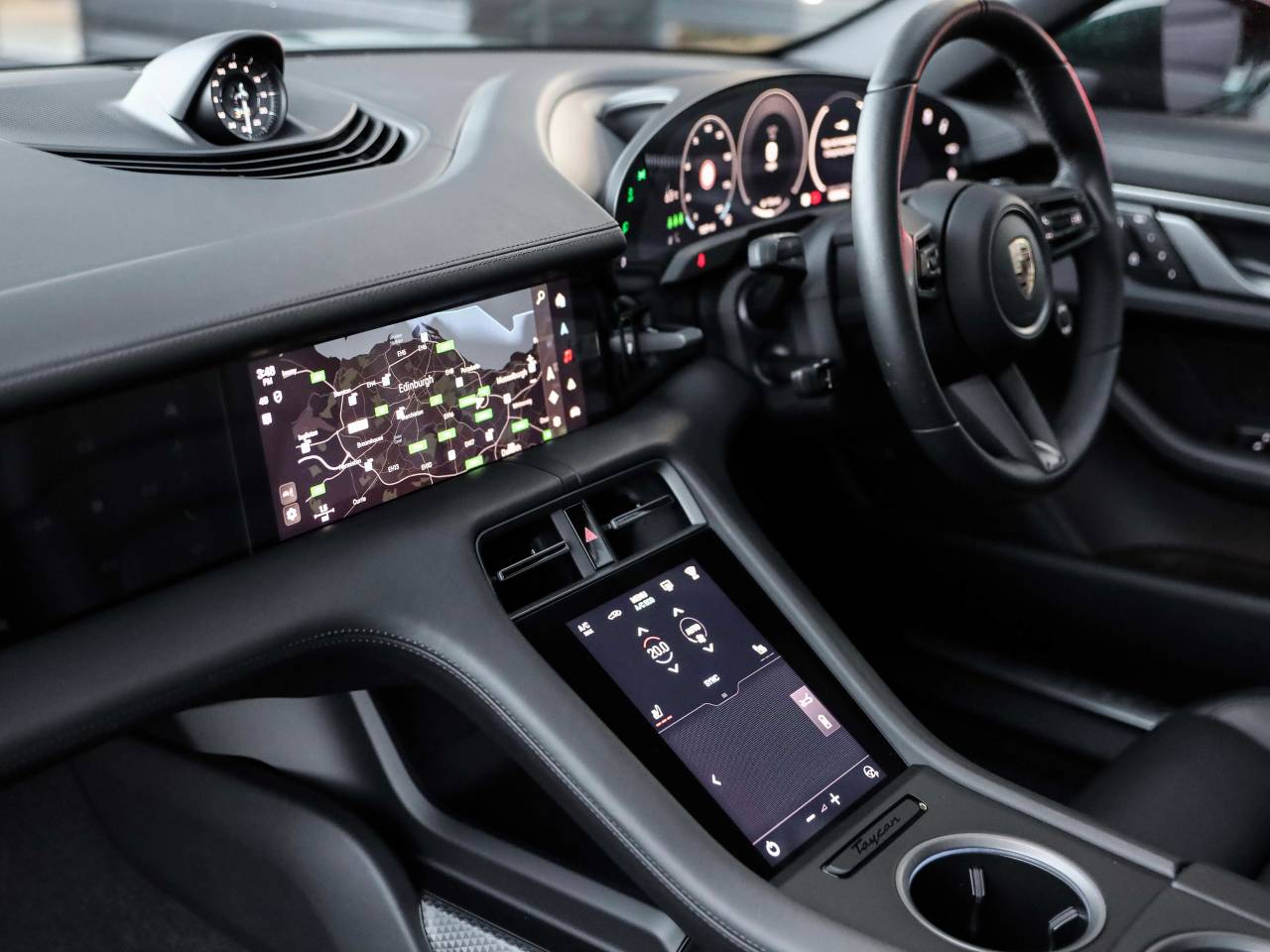 Taycan 4S (2) image 36