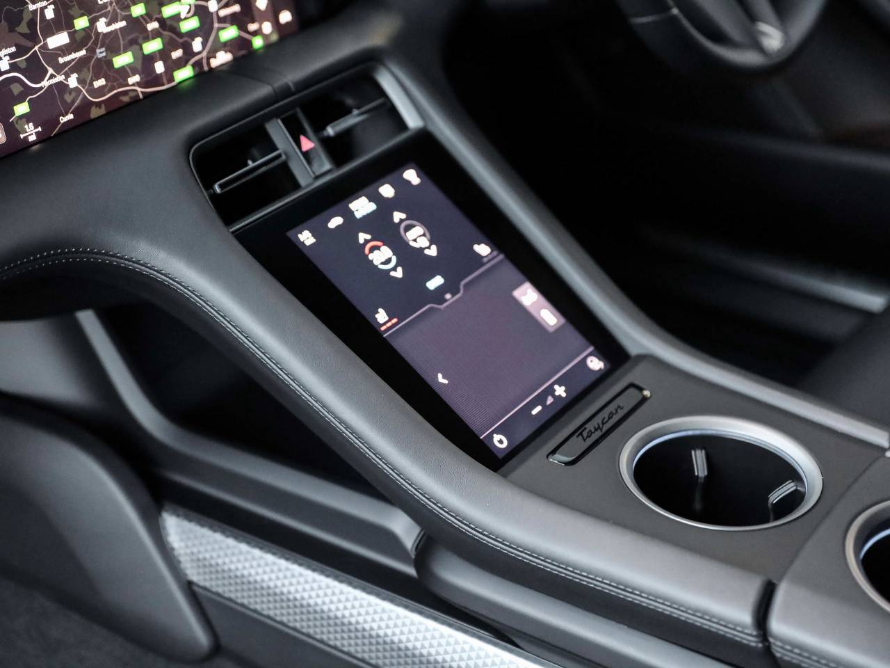 Taycan 4S (2) image 26
