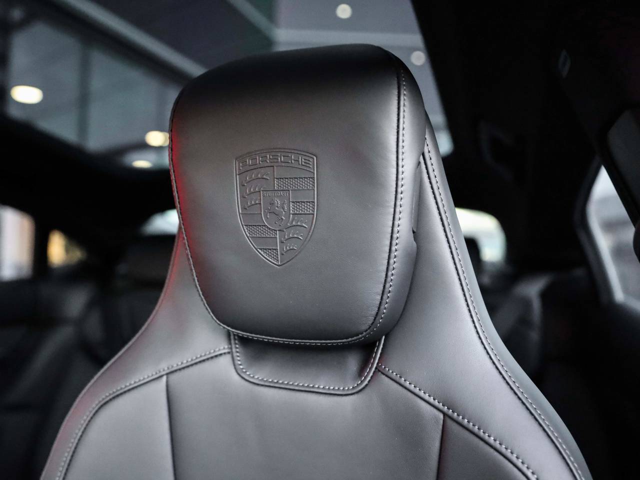 Taycan 4S (2) image 16