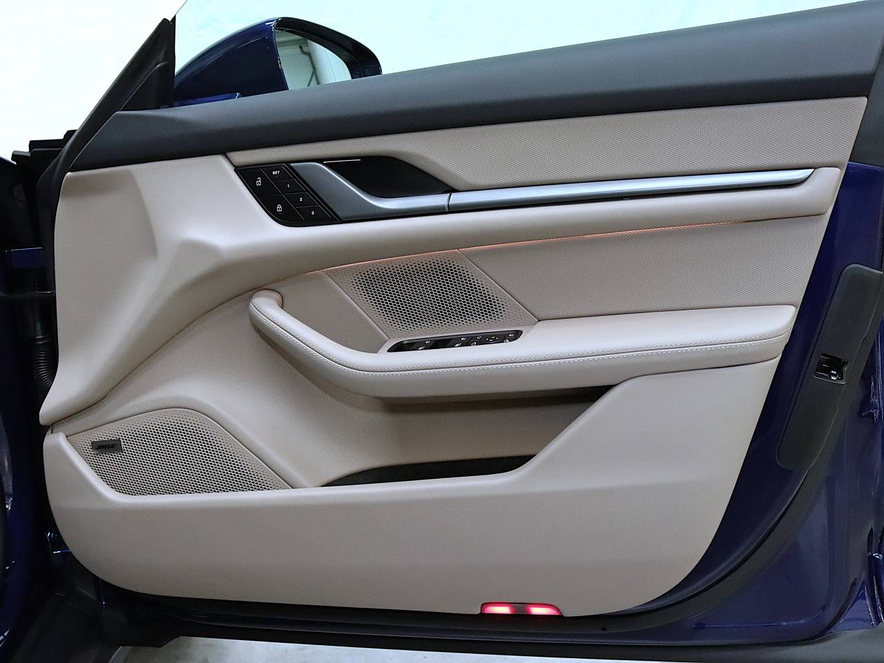 Taycan 4S CROSS TURISMO (4) image 24