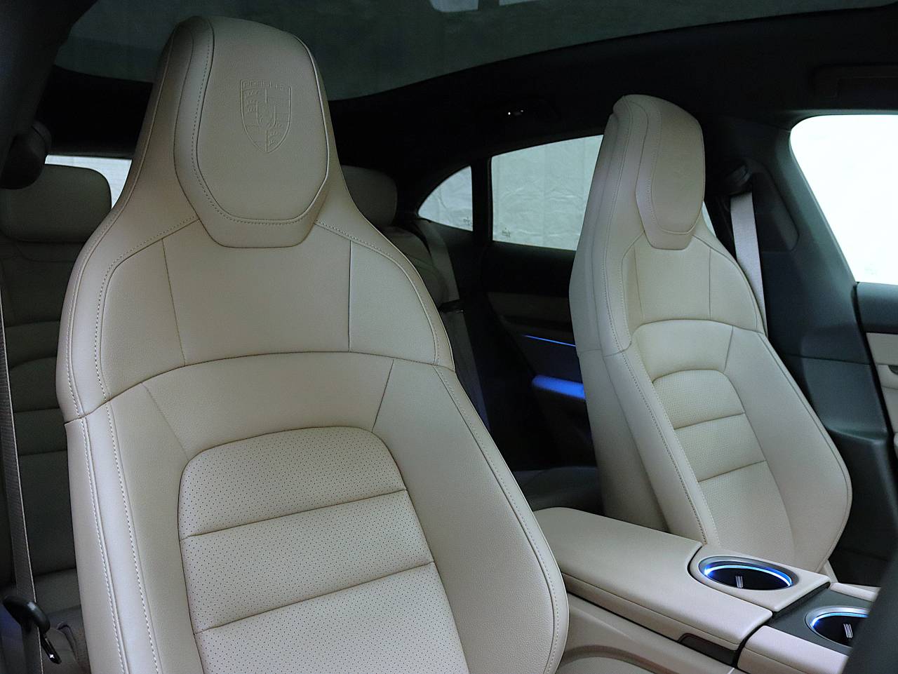 Taycan 4S CROSS TURISMO (4) image 08