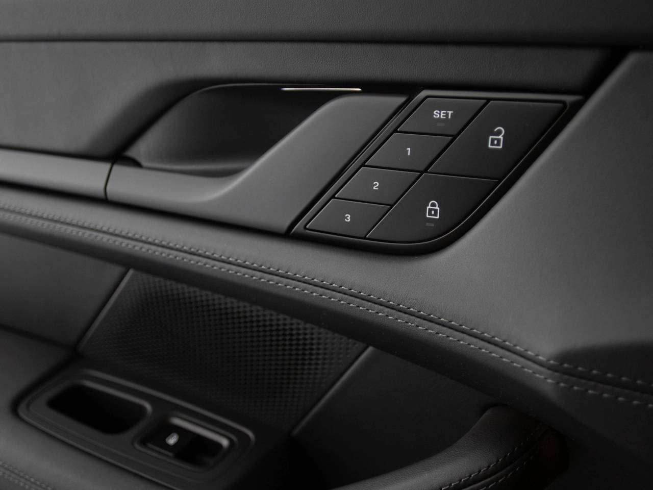 Taycan 4S CROSS TURISMO (5) image 30