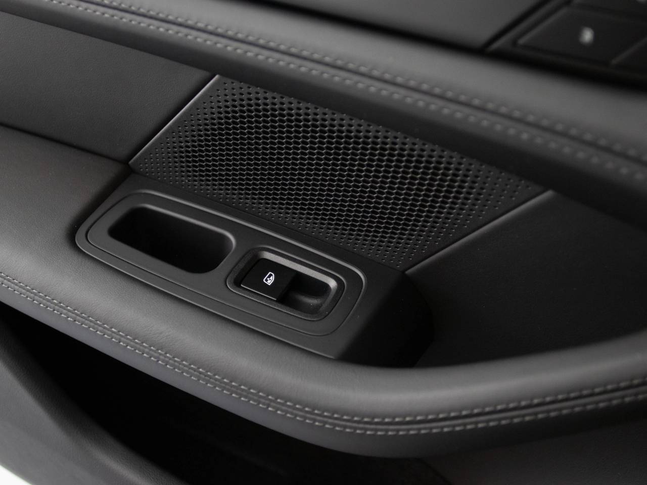 Taycan 4S CROSS TURISMO (5) image 32