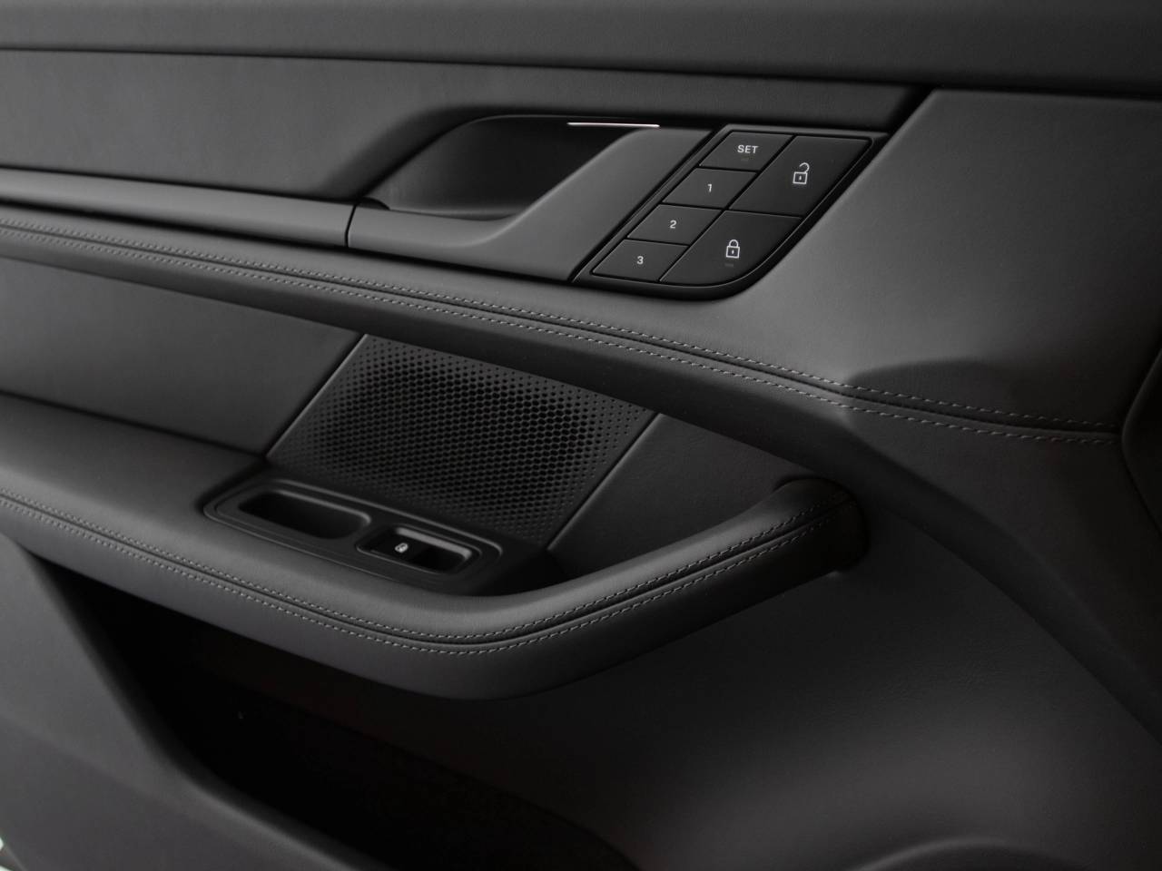 Taycan 4S CROSS TURISMO (5) image 10