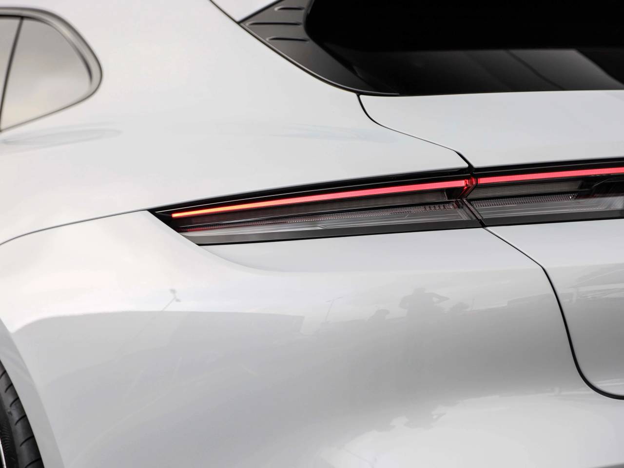 Taycan BASE SPORT TURISMO (14) image 12